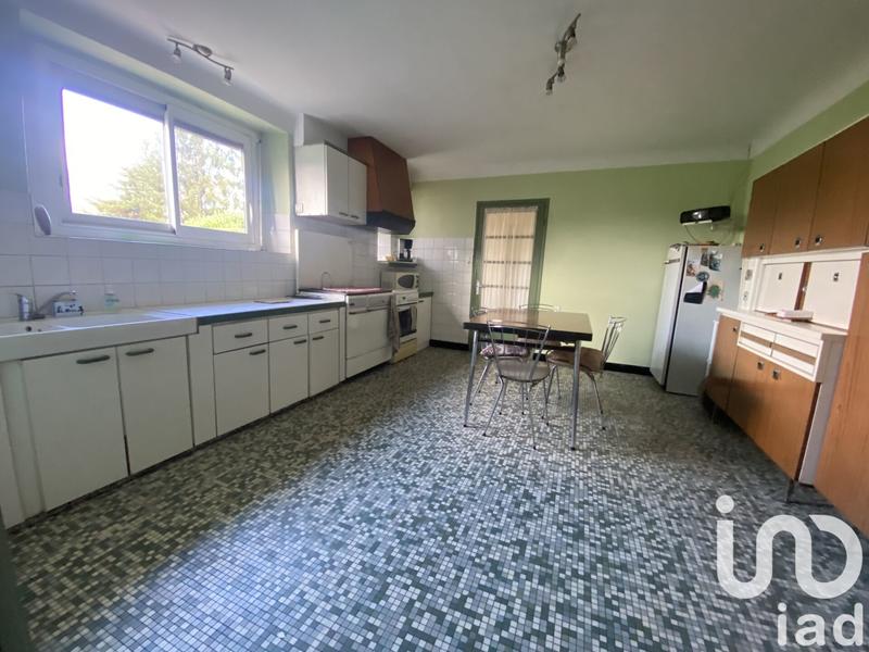 Maison - 216 m² - 8 pièces