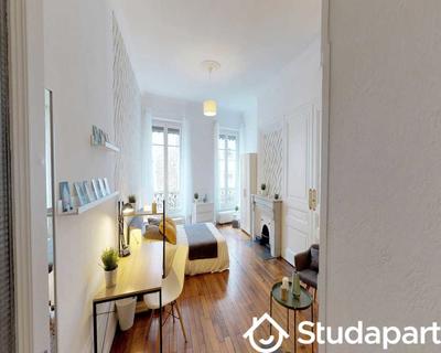 Chambre - 80 m² - 1 pièce