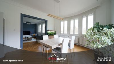 Maison - 202 m² - 5 pièces