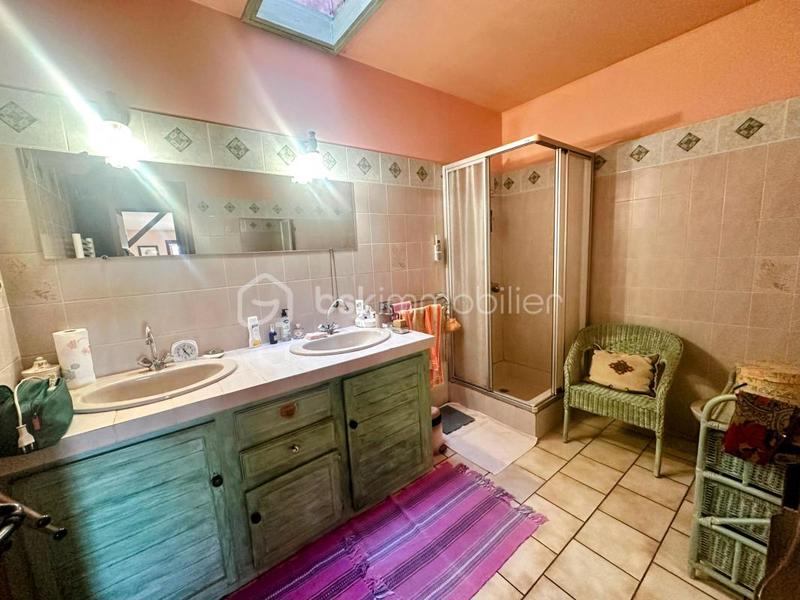 Maison traditionnelle - 148 m² - 9 pièces