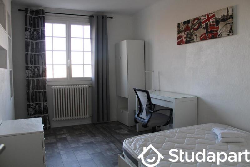 Chambre - 12 m² - 1 pièce