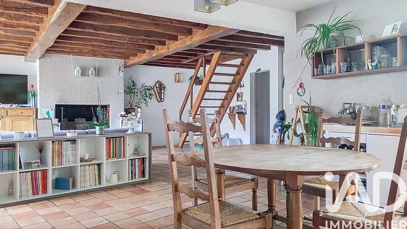 Maison - 225 m² - 10 pièces