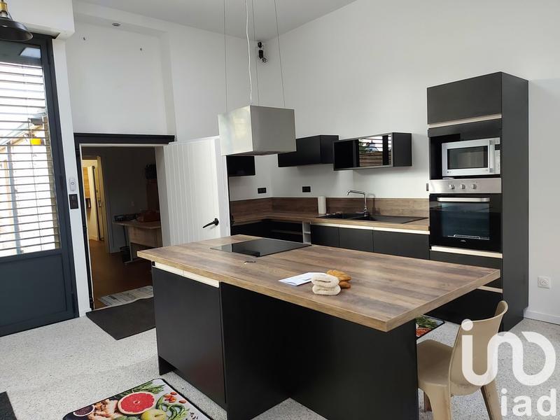 Loft - 202 m² - 4 pièces