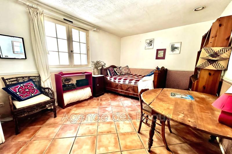 Propriété - 210 m² - 7 pièces