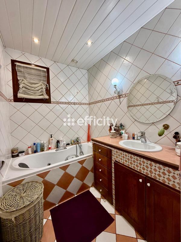 Maison - 130 m² - 7 pièces