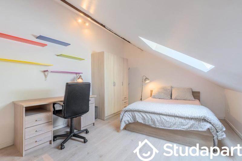 Chambre - 11 m² - 1 pièce