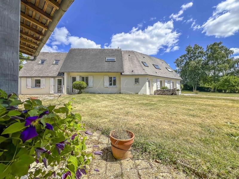 Maison - 180 m² - 8 pièces