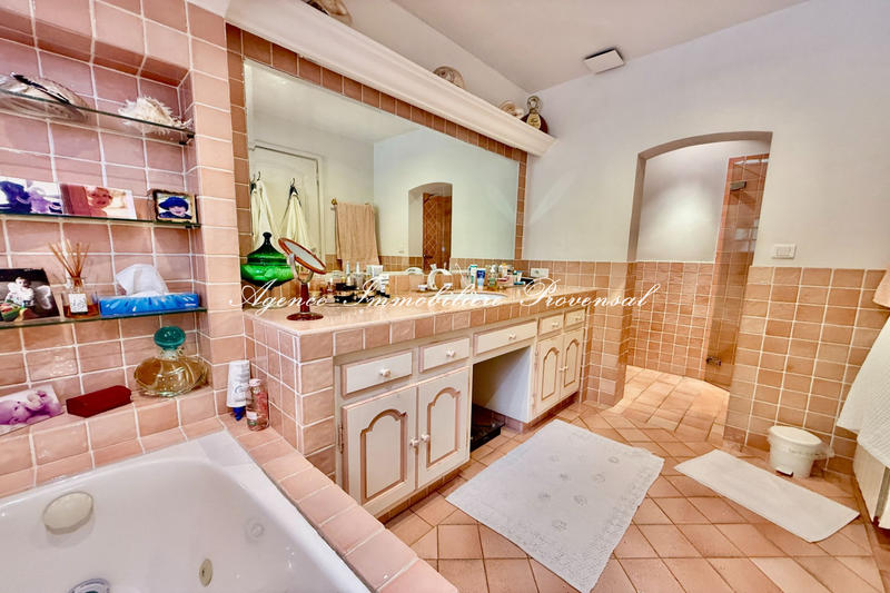 Villa - 184 m² - 7 pièces