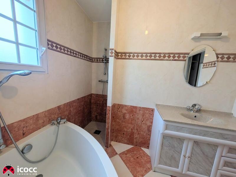 Maison - 96 m² - 5 pièces