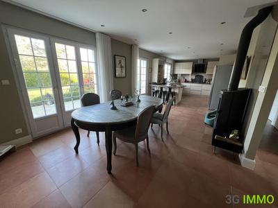 Maison contemporaine - 190 m² - 8 pièces