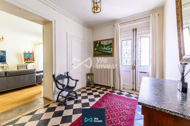 Maison - 272 m² - 9 pièces