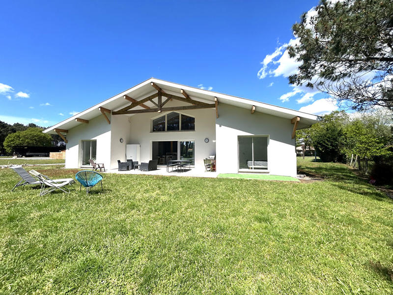 Maison - 171 m² - 5 pièces