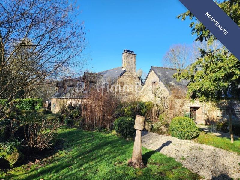 Demeure - 231 m² - 12 pièces