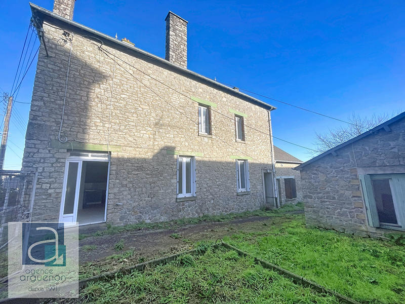 Maison - 213 m² - 9 pièces