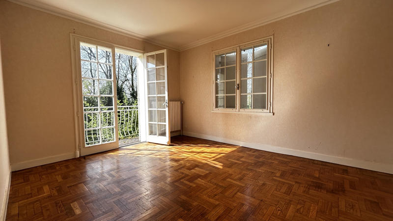 Maison - 236 m² - 7 pièces