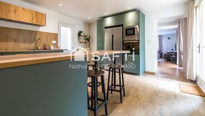 Maison - 180 m² - 7 pièces