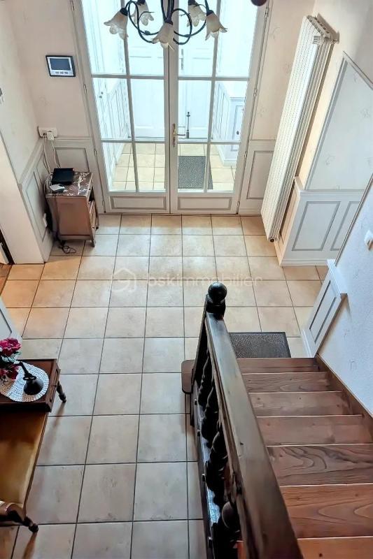 Demeure - 283 m² - 10 pièces