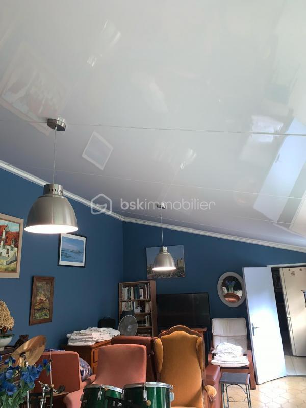 Maison - 636 m² - 7 pièces