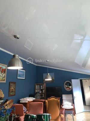 Maison - 636 m² - 7 pièces