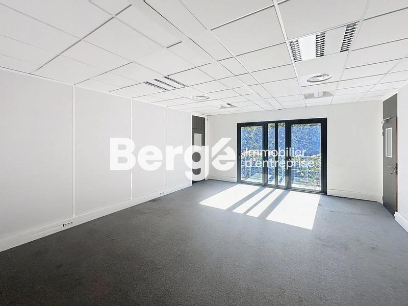 Bureau - 1 212 m²