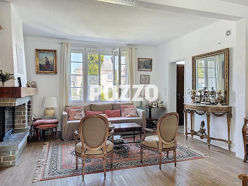 Maison - 189 m² - 7 pièces