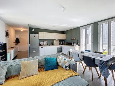 Appartement - 82 m² - 4 pièces