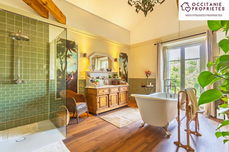 Maison de maîtres - 250 m² - 10 pièces