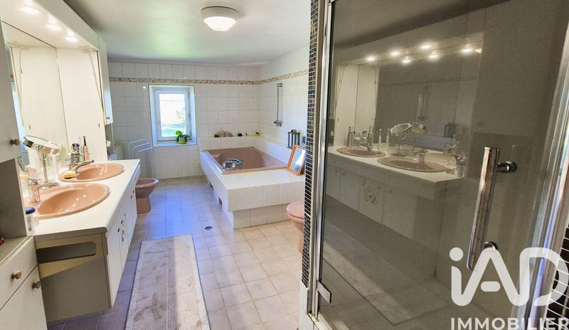 Maison - 379 m² - 10 pièces