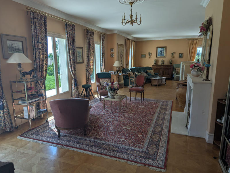 Maison - 220 m² - 5 pièces