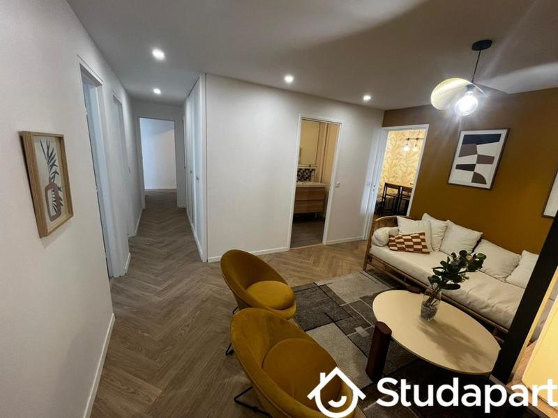 Chambre - 10 m² - 1 pièce