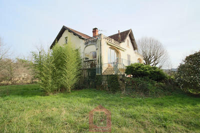 Maison - 160 m² - 7 pièces