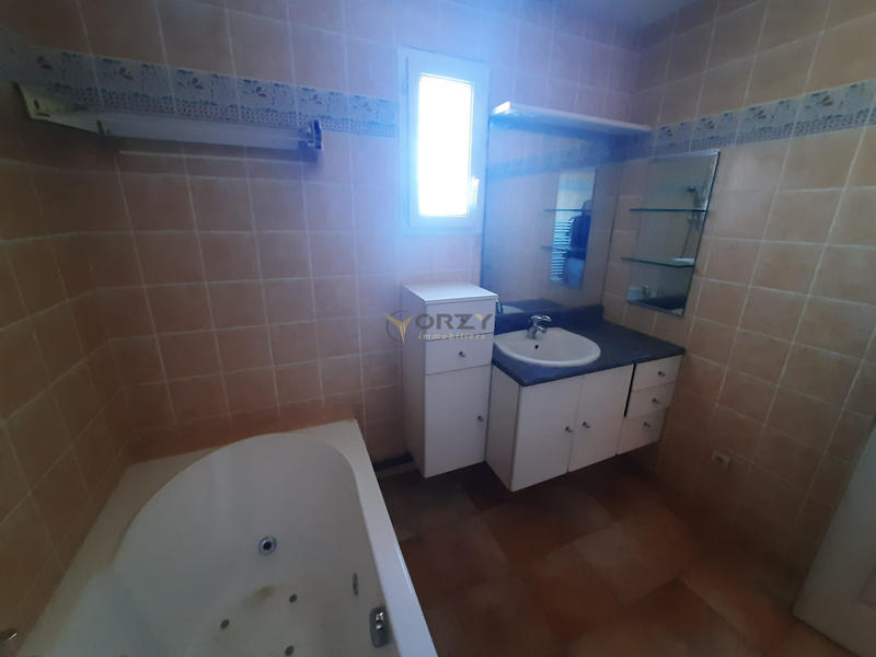 Maison traditionnelle - 194 m² - 6 pièces