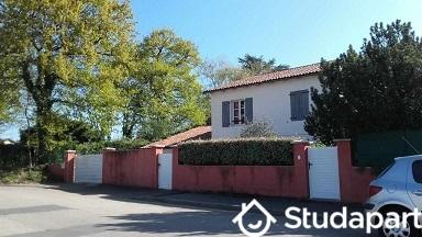 Chambre - 12 m² - 1 pièce