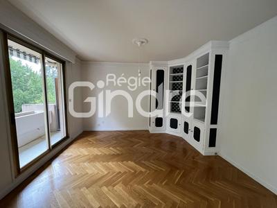 Appartement - 93 m² - 4 pièces
