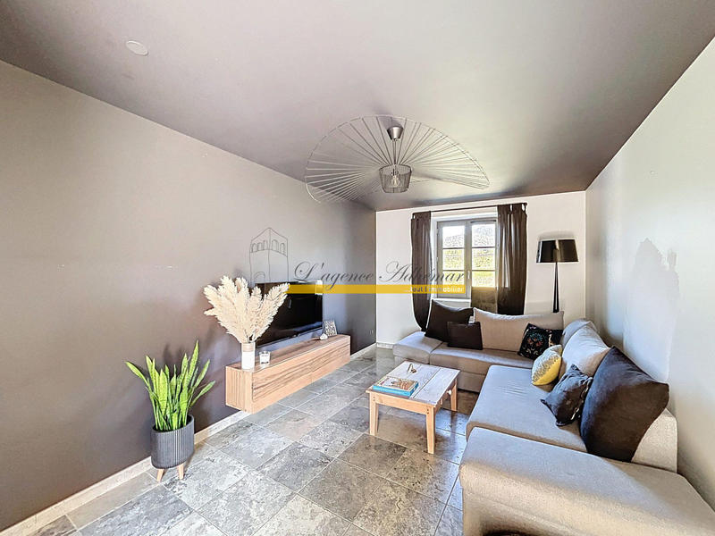 Maison - 194 m² - 7 pièces