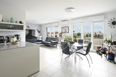 Appartement - 93 m² - 5 pièces