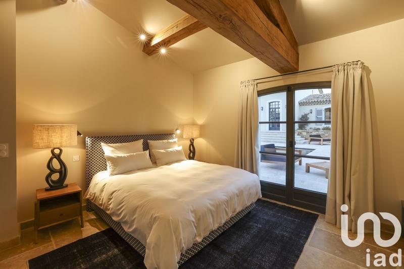 Maison - 425 m² - 8 pièces