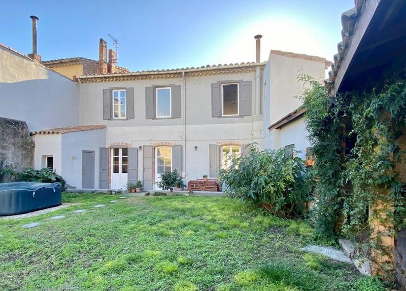 Maison - 220 m² - 6 pièces