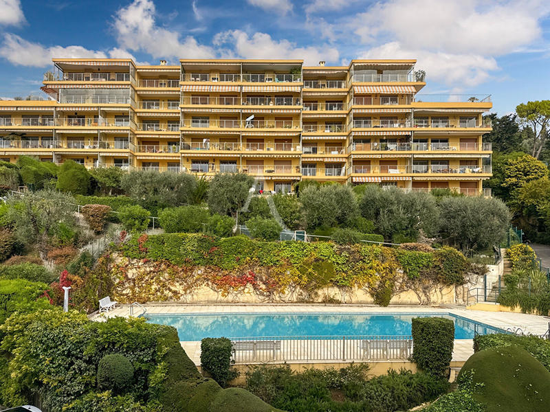 Appartement - 93 m² - 4 pièces