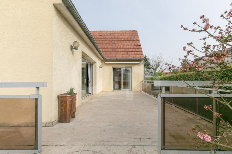 Maison - 140 m² - 4 pièces