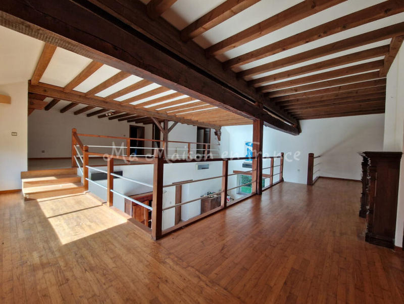 Propriété - 417 m² - 11 pièces