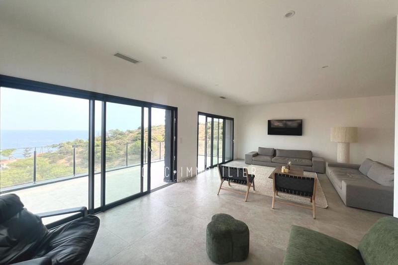 Propriété - 210 m² - 4 pièces