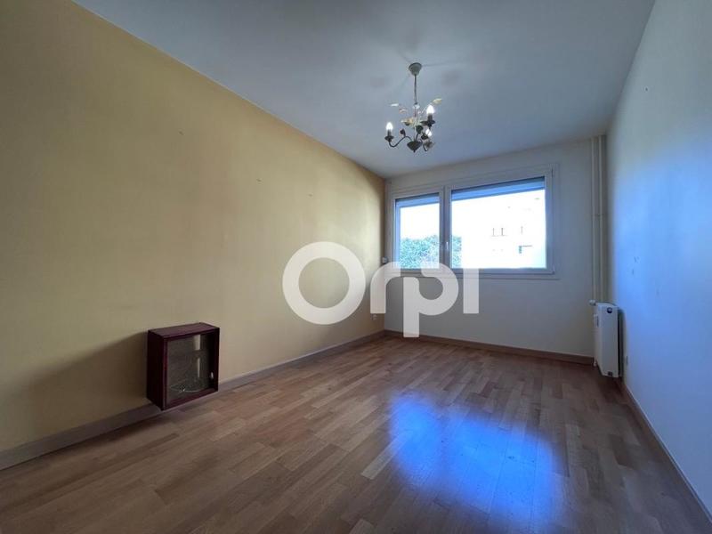 Appartement - 99 m² - 4 pièces