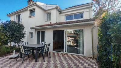 Maison - 161 m² - 5 pièces