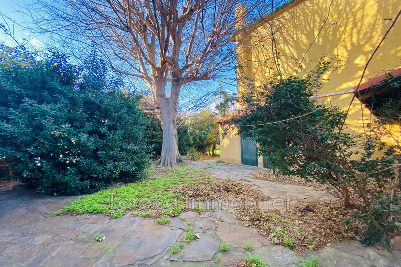 Maison - 308 m² - 13 pièces