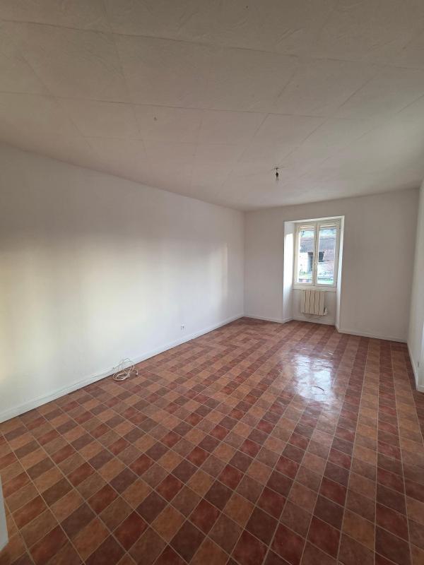 Appartement - 75 m² - 3 pièces