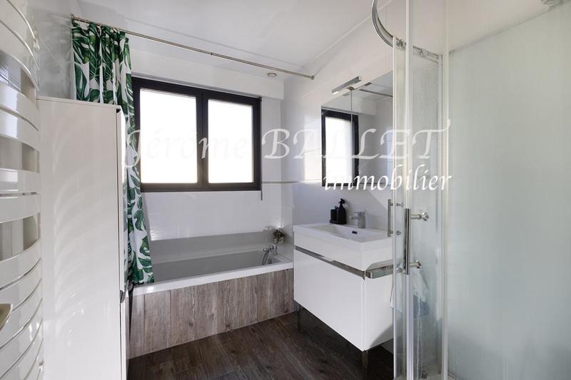 Maison - 180 m² - 6 pièces