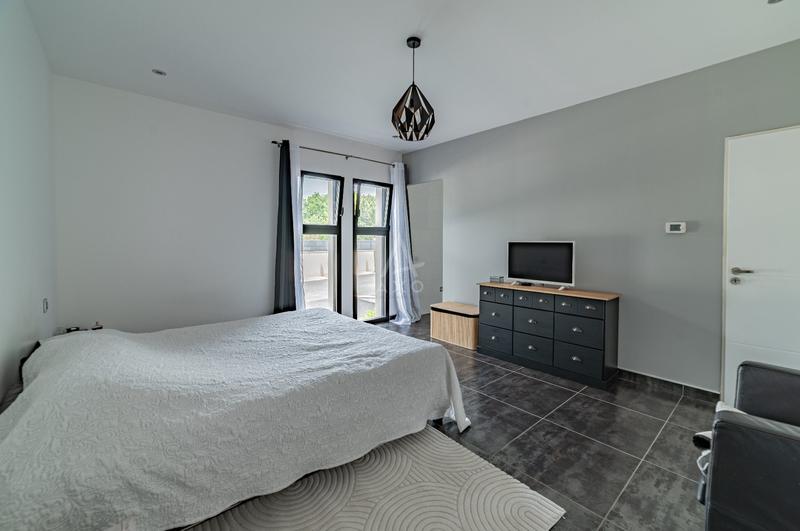Maison contemporaine - 290 m² - 5 pièces