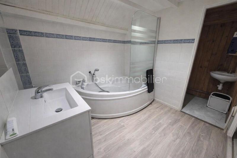 Maison - 176 m² - 8 pièces