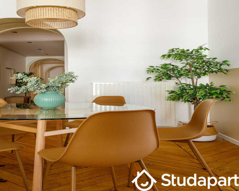 Chambre - 120 m² - 1 pièce